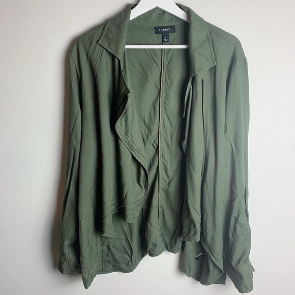 Torrid Waterfall Jacket Olive Green - Picture 1 of 5